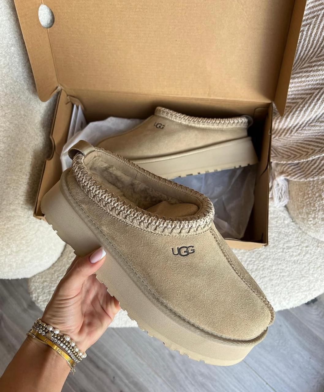 UGG Tazz Slipper Sand