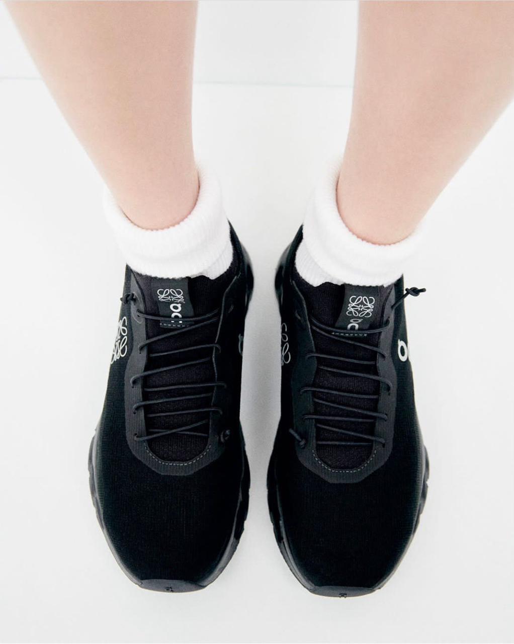 Loewe X On Cloudtilt all black