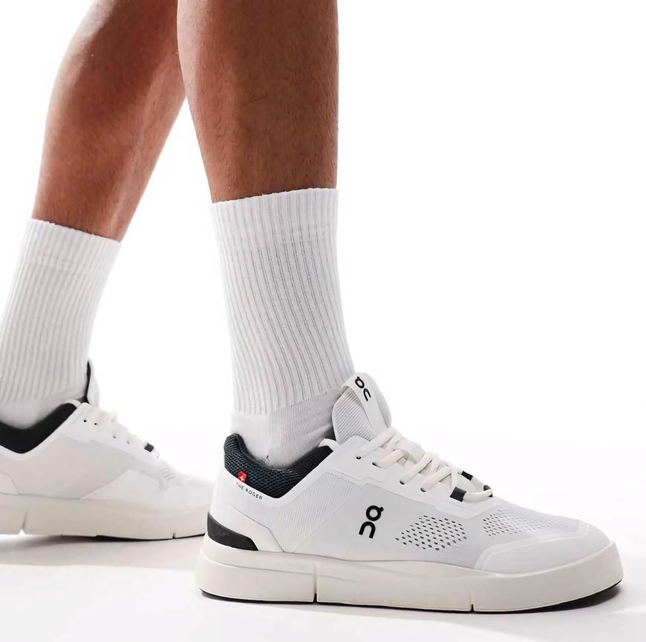 On The Roger Advantage White Midnight shoes ,
On Cloud Roger Advantage White Midnight