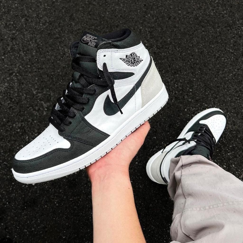Air Jordan 1 high bleached coral