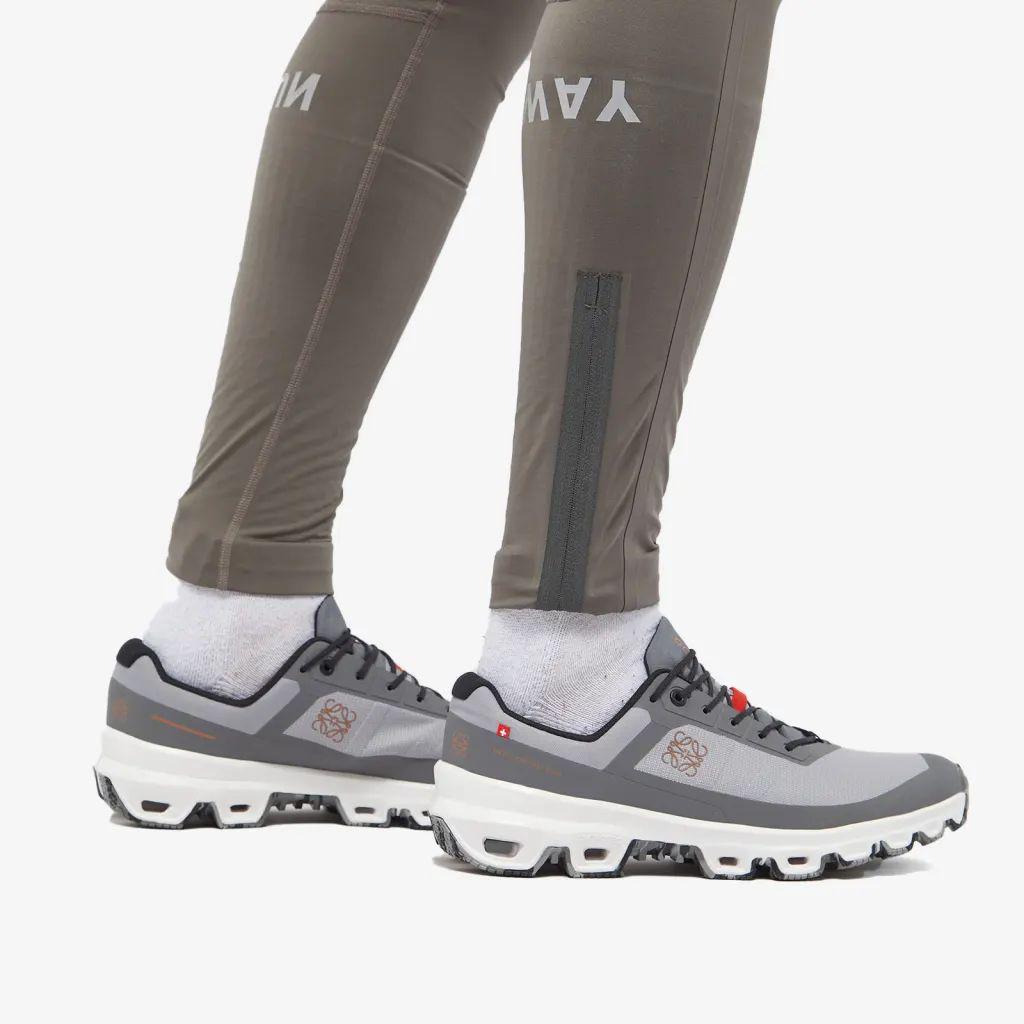 Loewe X On cloudventure running
