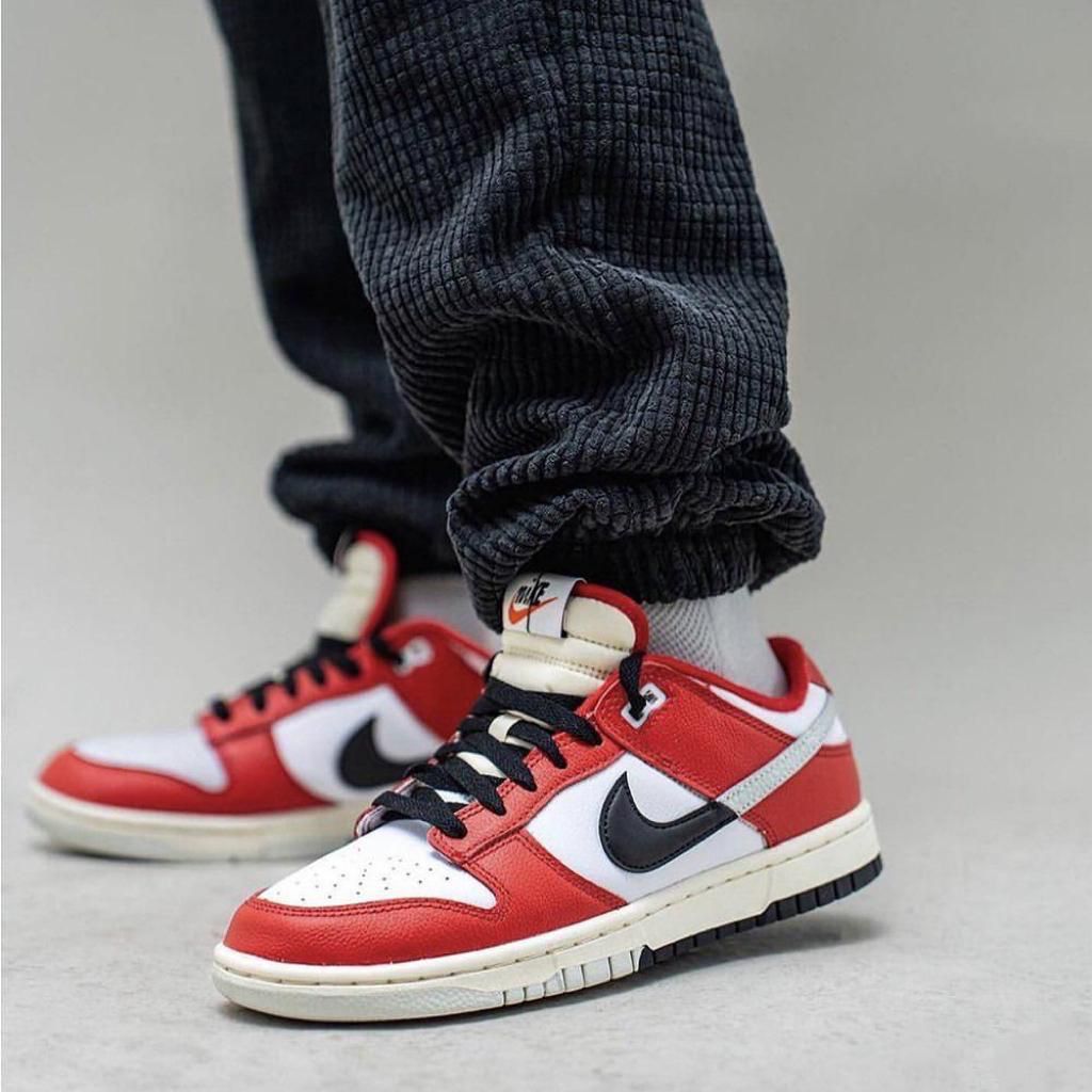 NIKE DUNK LOW RETRO PRM "Chicago Split"
