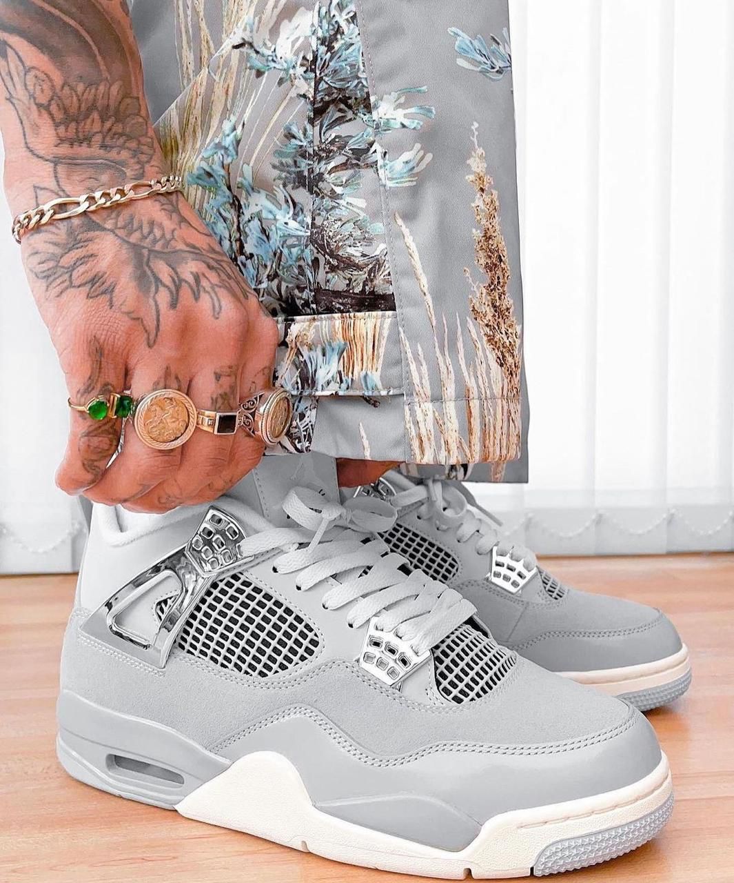 Air Jordan 4 "Frozen Moments"