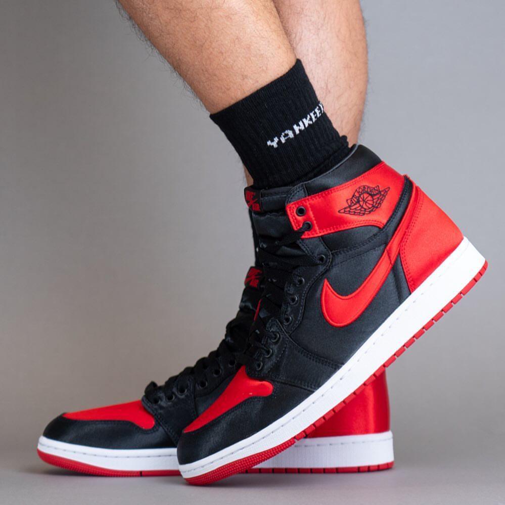 Air Jordan 1 High OG “Satin Bred”