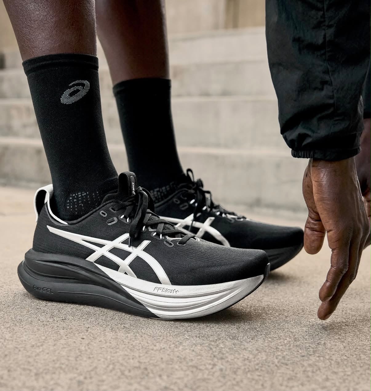 ASICS Gel-Nimbus 28 – Platinum Black