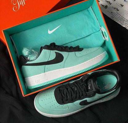 Tiffany & Co x Nike Air Force 1 "Friends & Family"