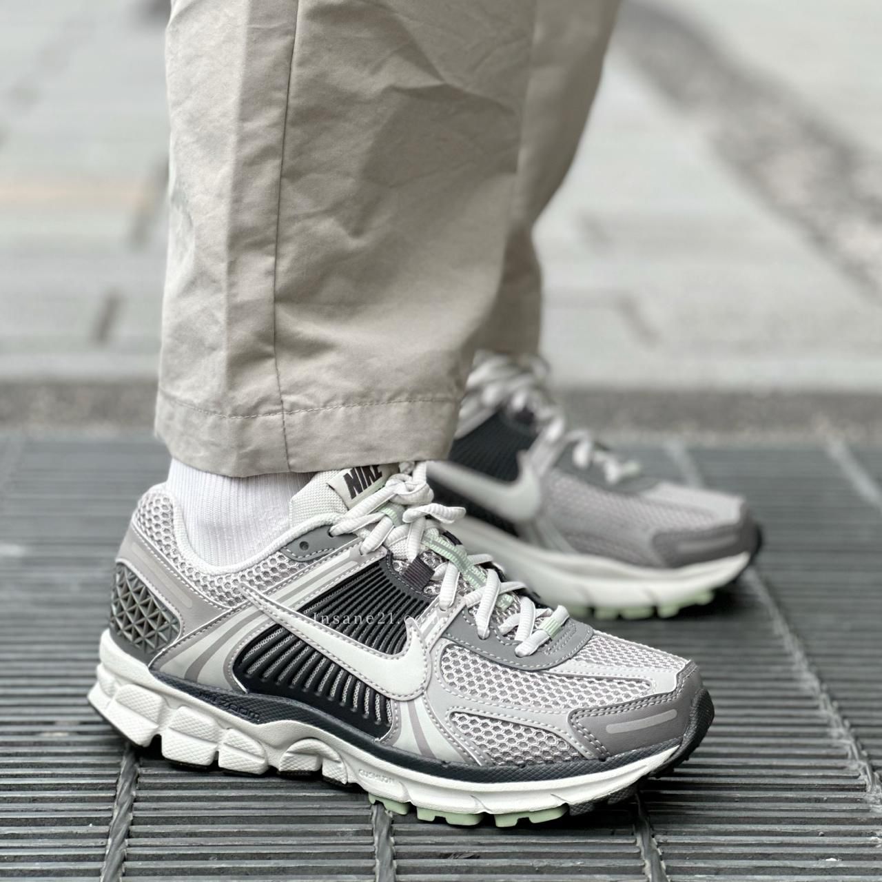 Nike Zoom Vomero 5 Cobblestone Flat Pewter