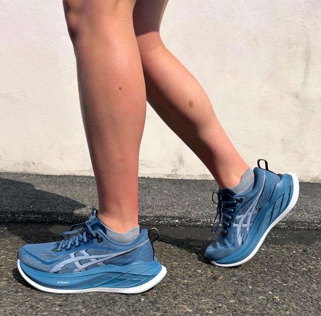 ASICS Superblast 2 Winter Sea White