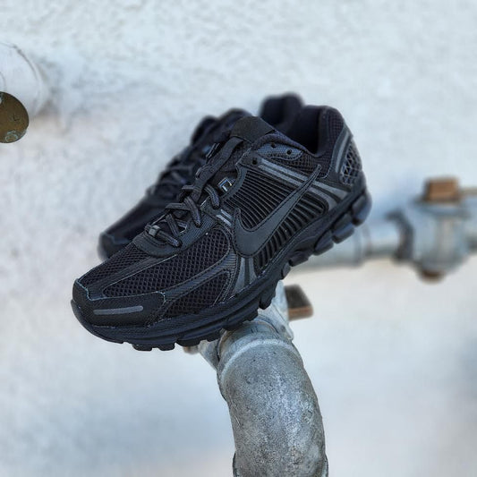 Nike Zoom Vomero 5 Triple Black